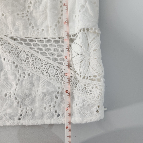 Adorable White Lace Cropped Top, Size Med, NWT - Picture 8 of 8